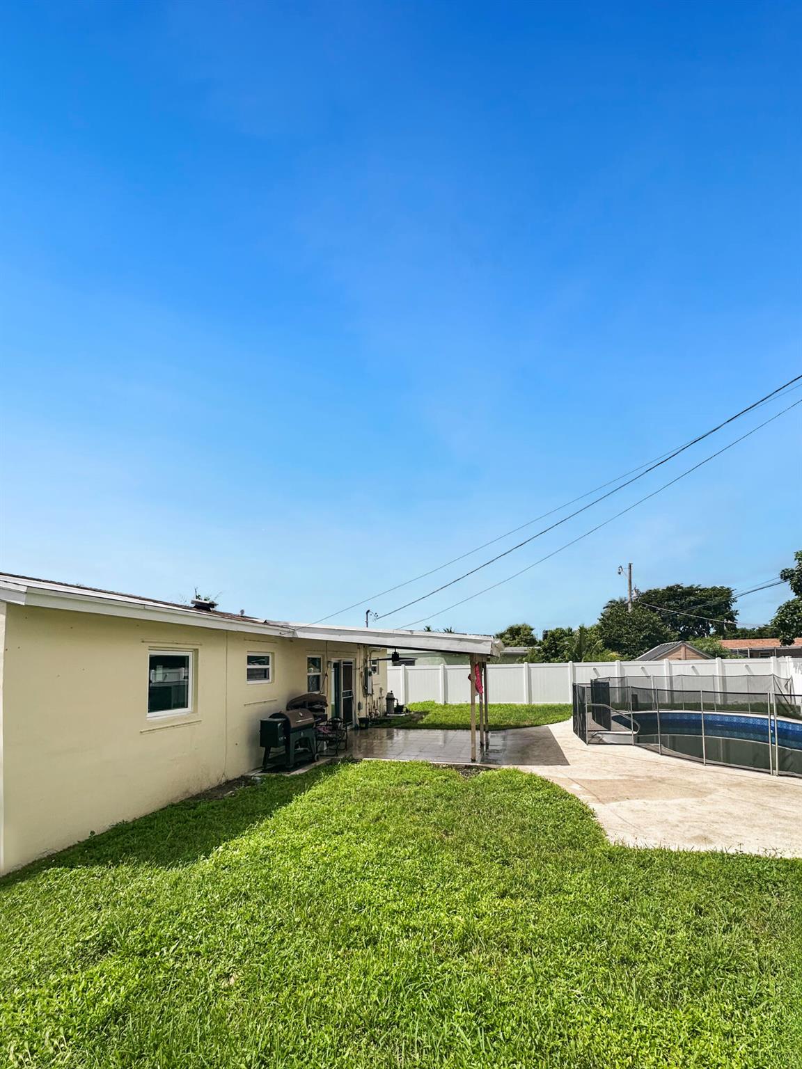 BROADVIEW COUNTRY CLUB ES - Residential