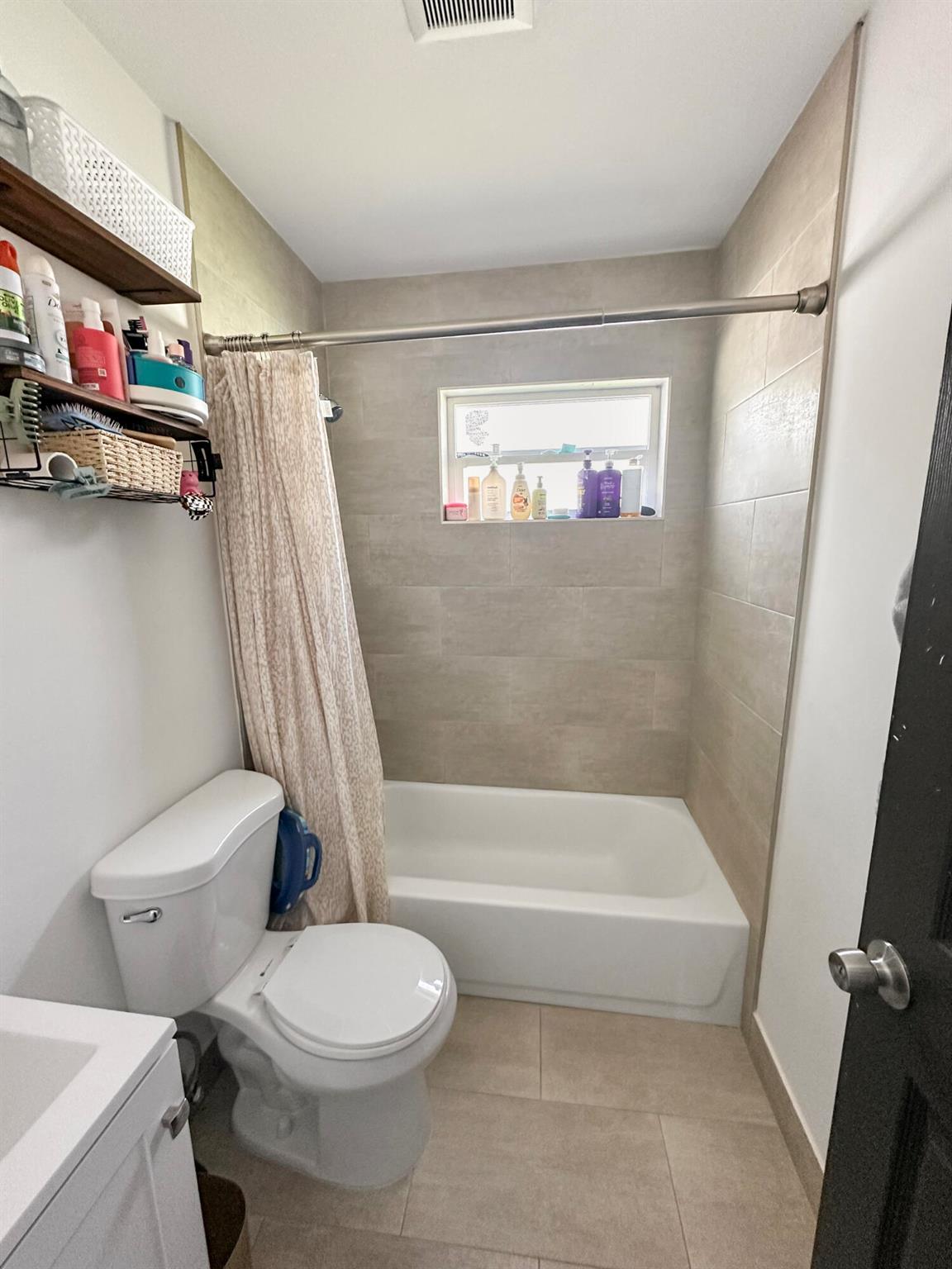 BROADVIEW COUNTRY CLUB ES - Residential