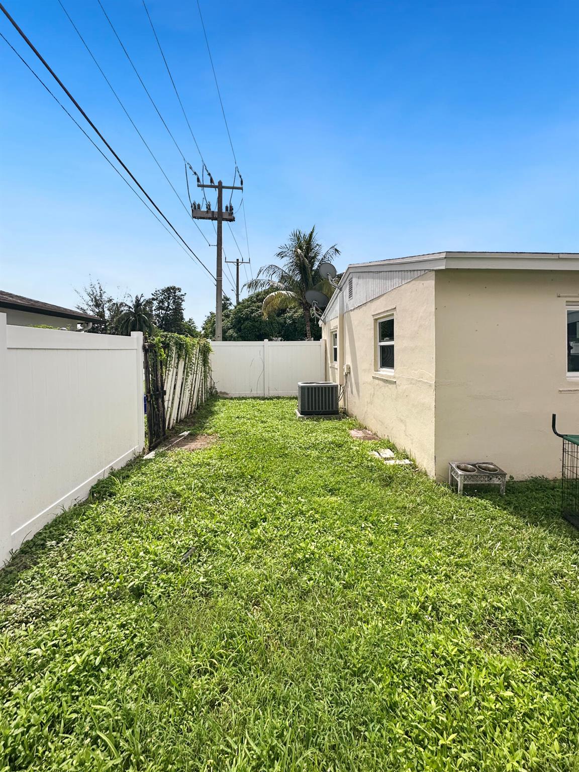 BROADVIEW COUNTRY CLUB ES - Residential