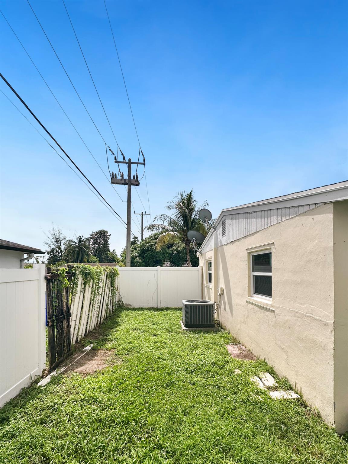 BROADVIEW COUNTRY CLUB ES - Residential