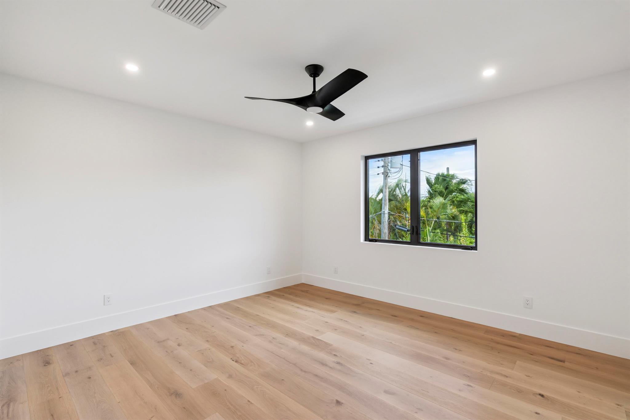 ELLAMAR - Residential