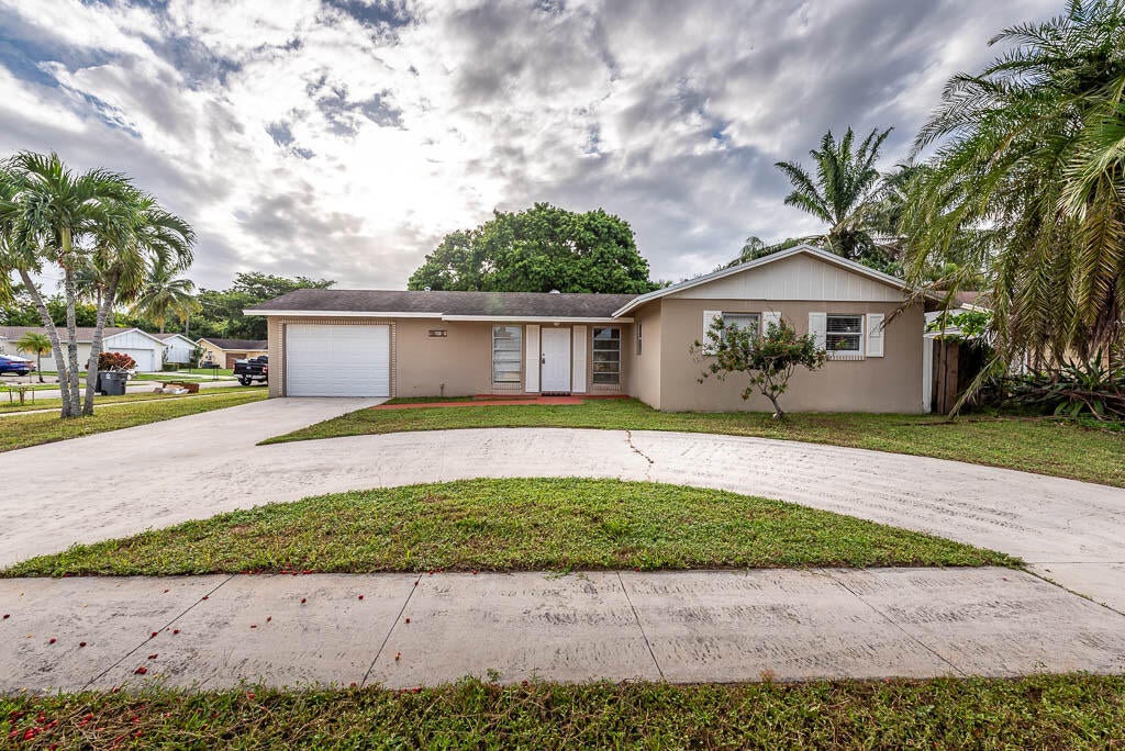 Photo of 10225 Sleepy Brook Way, Boca Raton, FL 33428 (MLS # R11030230)