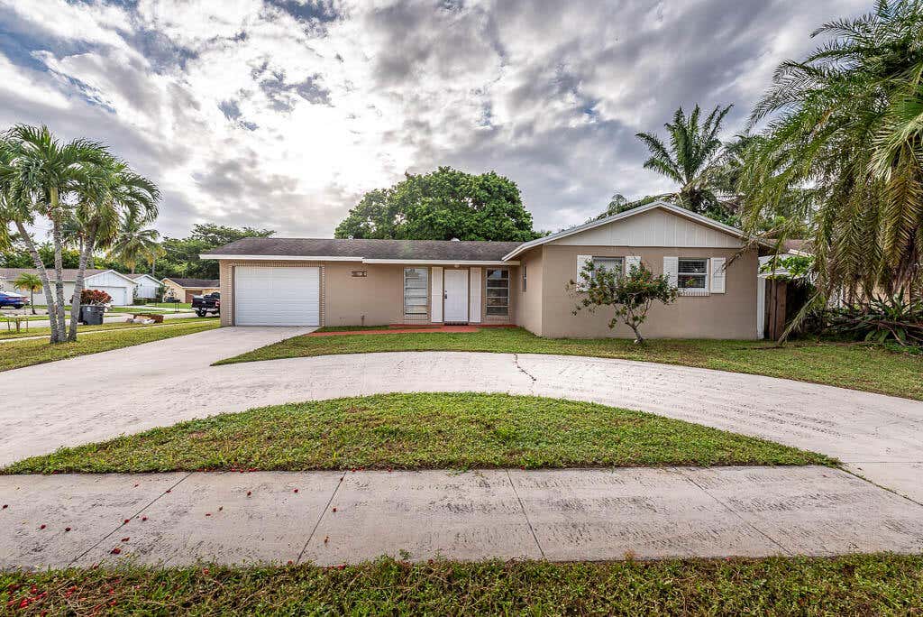 Photo of 10225 Sleepy Brook Way, Boca Raton, FL 33428 (MLS # R11030230)