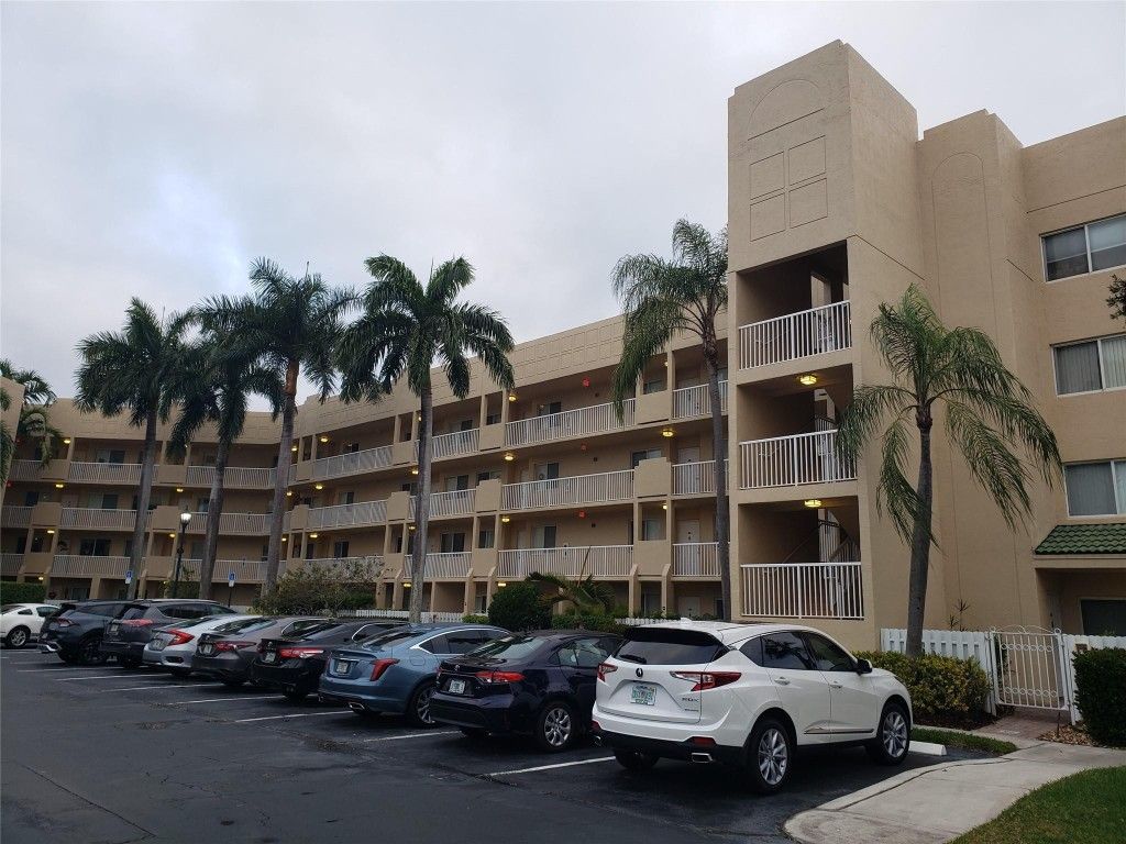 Photo of 7751 Southampton Terrace #H 309, Tamarac, FL 33321 (MLS # F10489918)