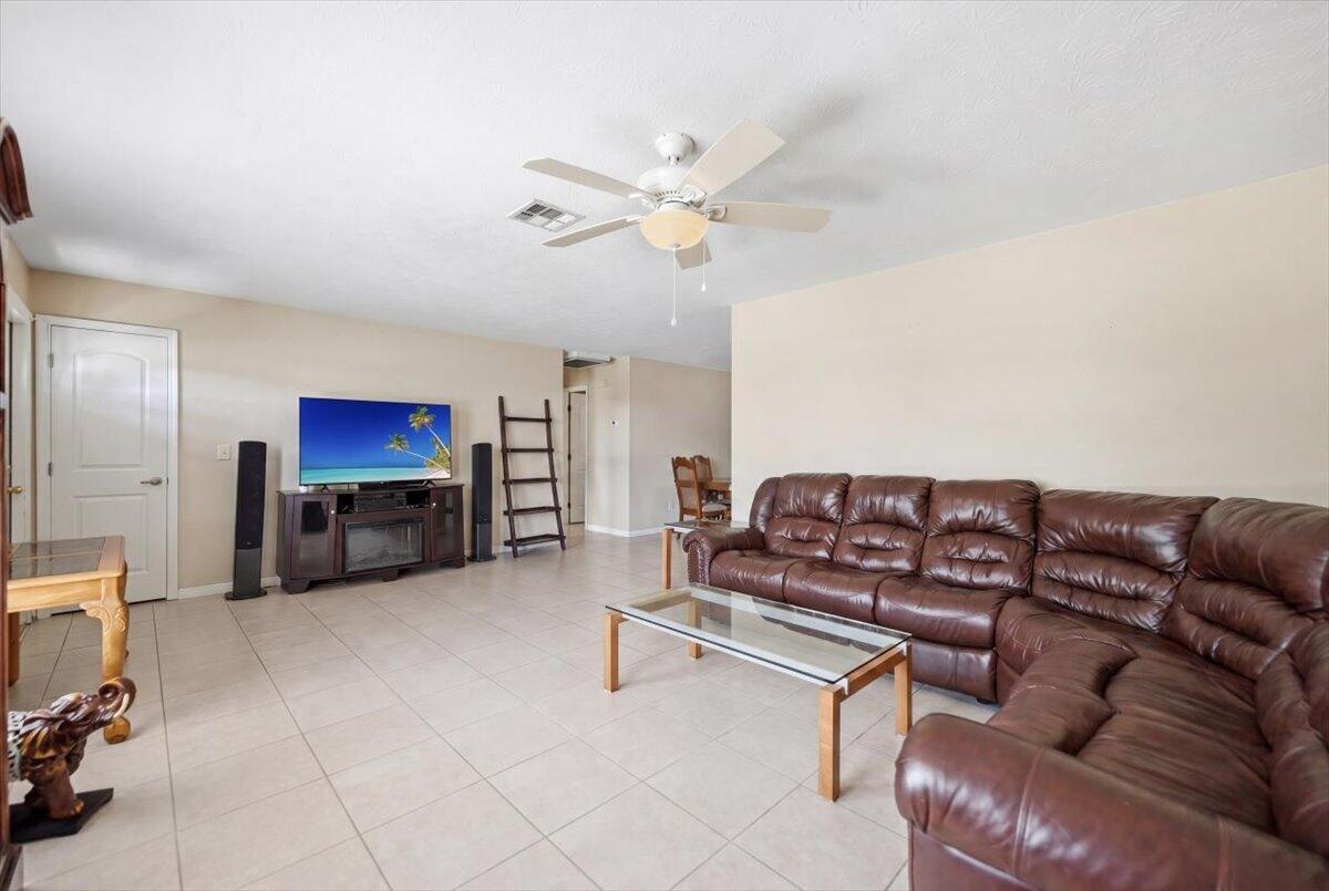 PORT ST LUCIE SECTION 3 - Residential