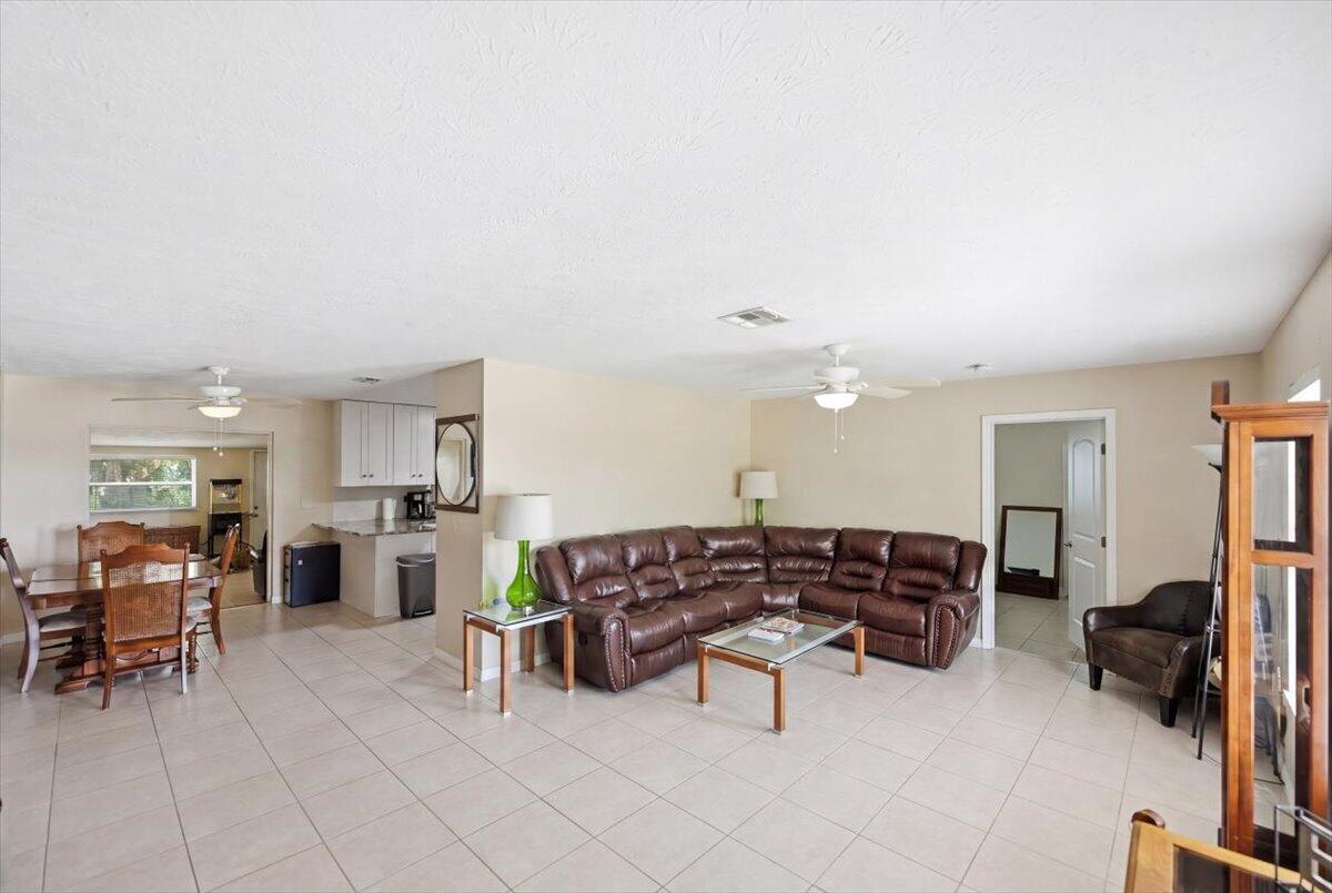 PORT ST LUCIE SECTION 3 - Residential