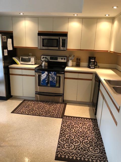 GOLF VILLAS - Residential