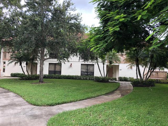 GOLF VILLAS - Residential