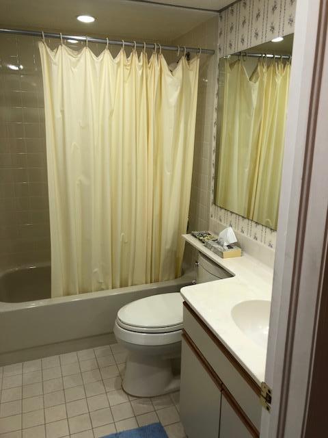 GOLF VILLAS - Residential