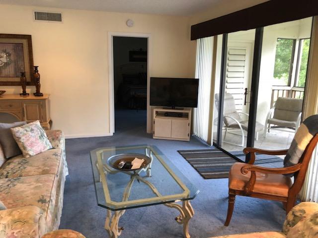 GOLF VILLAS - Residential