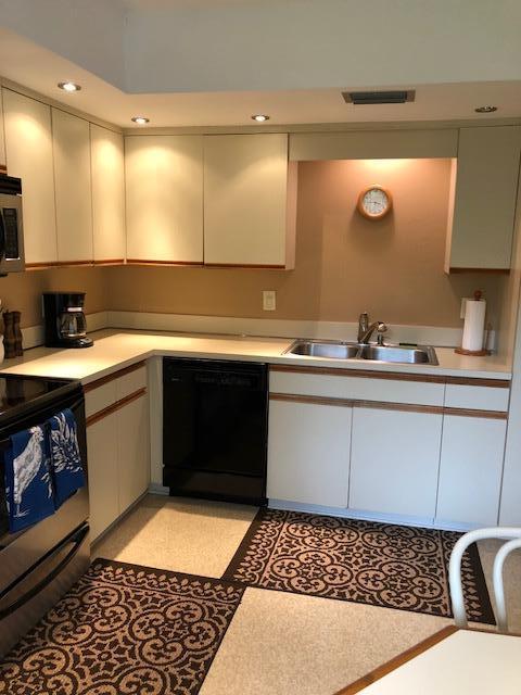 GOLF VILLAS - Residential