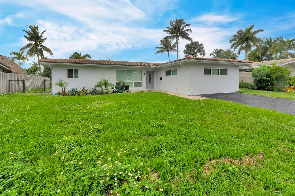 Photo of 5921 NE 15th Avenue, Fort Lauderdale, FL 33334 (MLS # B26007915)