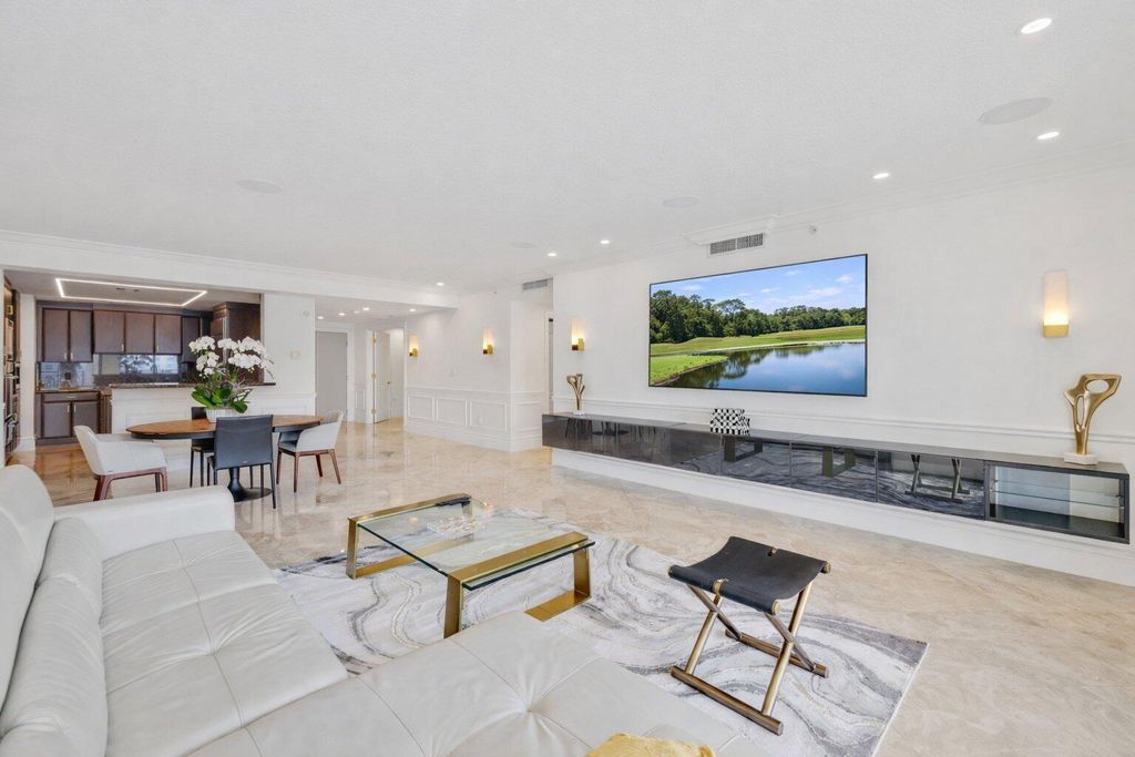 Photo of 200 E Palmetto Park Road #811, Boca Raton, FL 33432 (MLS # R11150993)