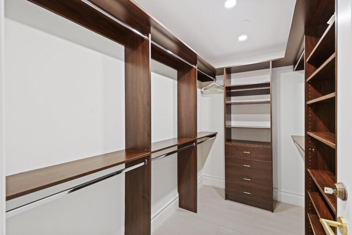 200 EAST - Residential Lease