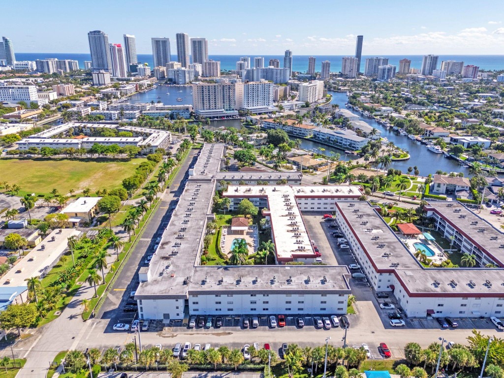 PARADISE VILLAS - Residential