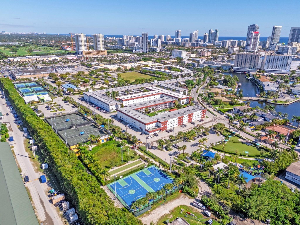 PARADISE VILLAS - Residential