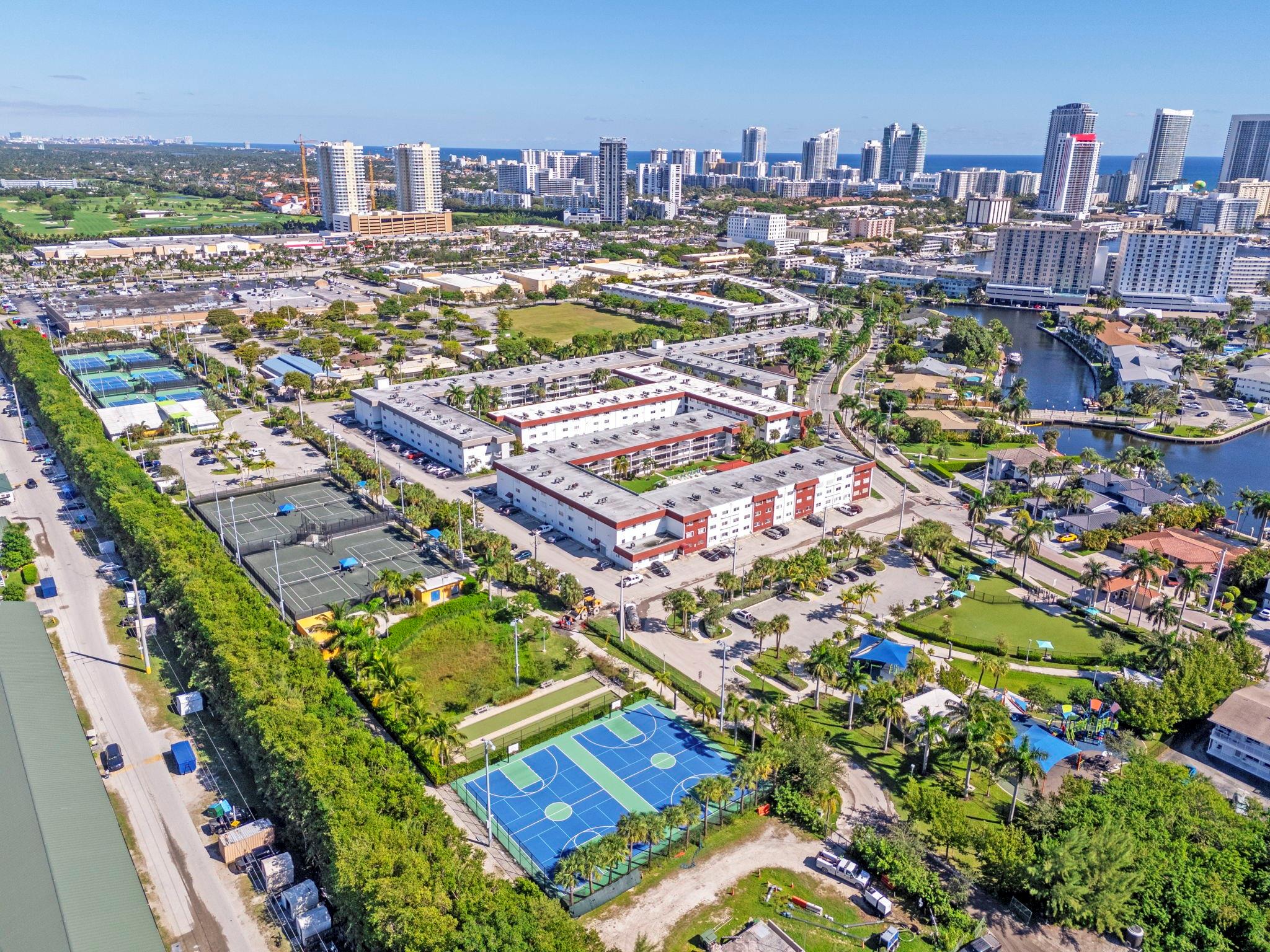 PARADISE VILLAS - Residential