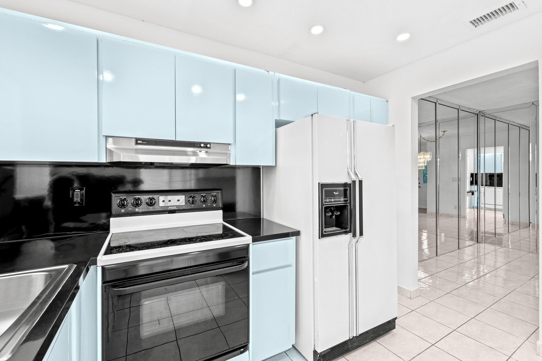 PARADISE VILLAS - Residential