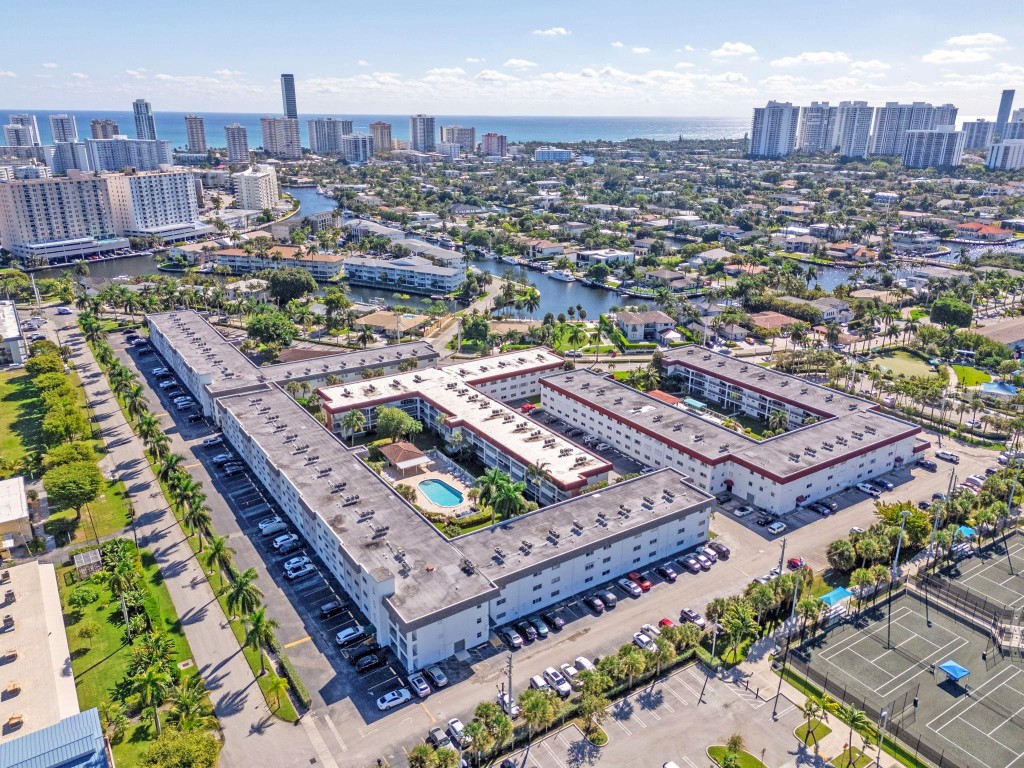 PARADISE VILLAS - Residential