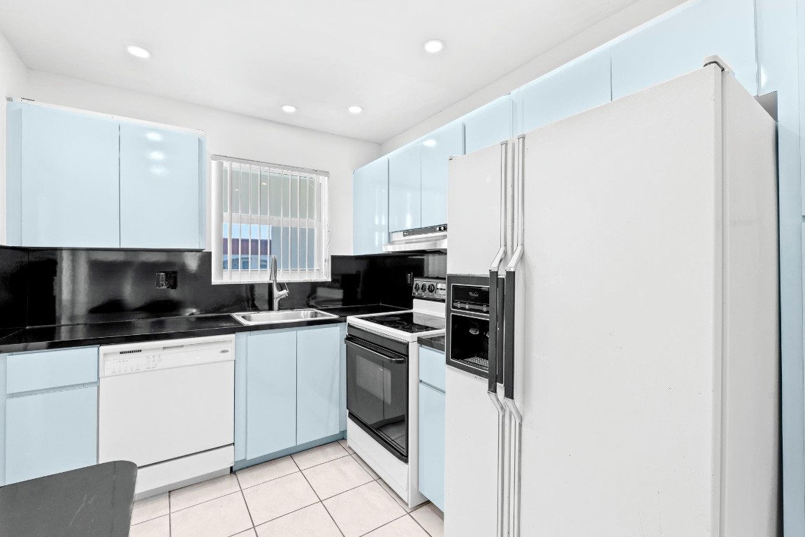 PARADISE VILLAS - Residential