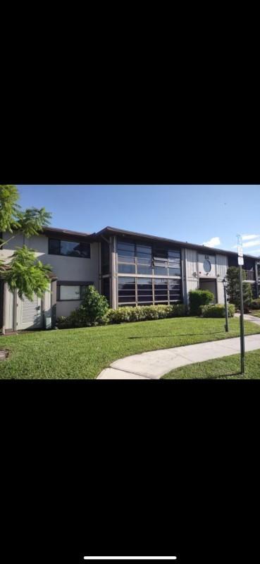 Discover the potential of this 2-bedroom, 2-bathroom condo located in the heart of Fort Lauderdale. Built in 1987, this 820 sq. ft. unit offers a functional layout and plenty of natural light, ready for your personal touch and updates.