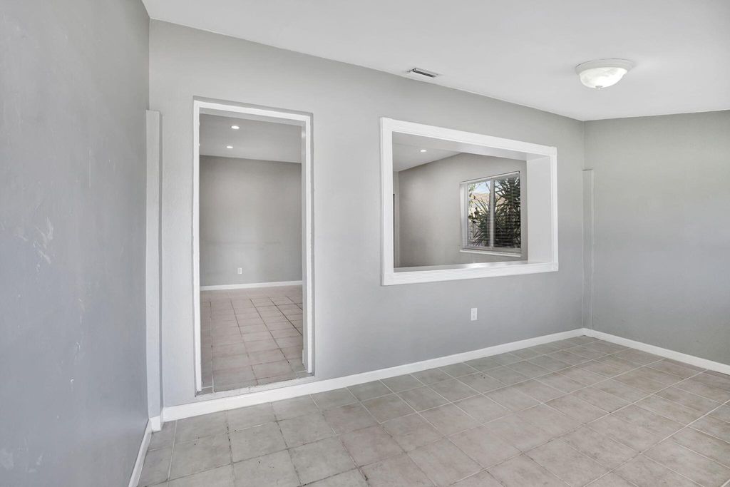 Photo of 300 NW 16th Street #300, Fort Lauderdale, FL 33311 (MLS # R11090304)