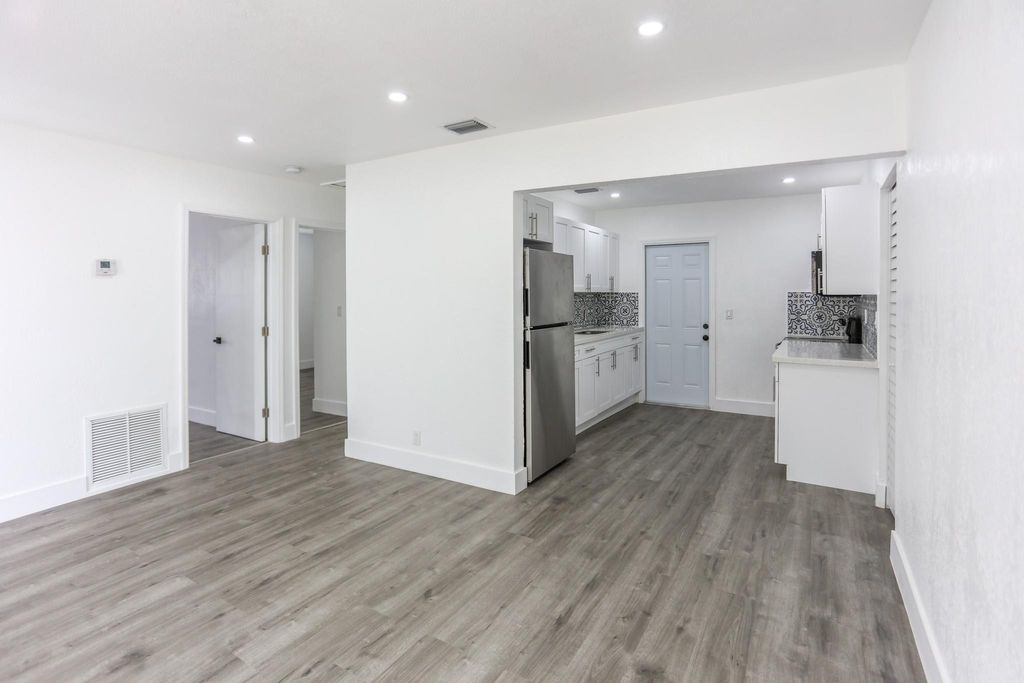 Photo of 2620 NW 18th Ter #3, Oakland Park, FL 33311 (MLS # F10395999)