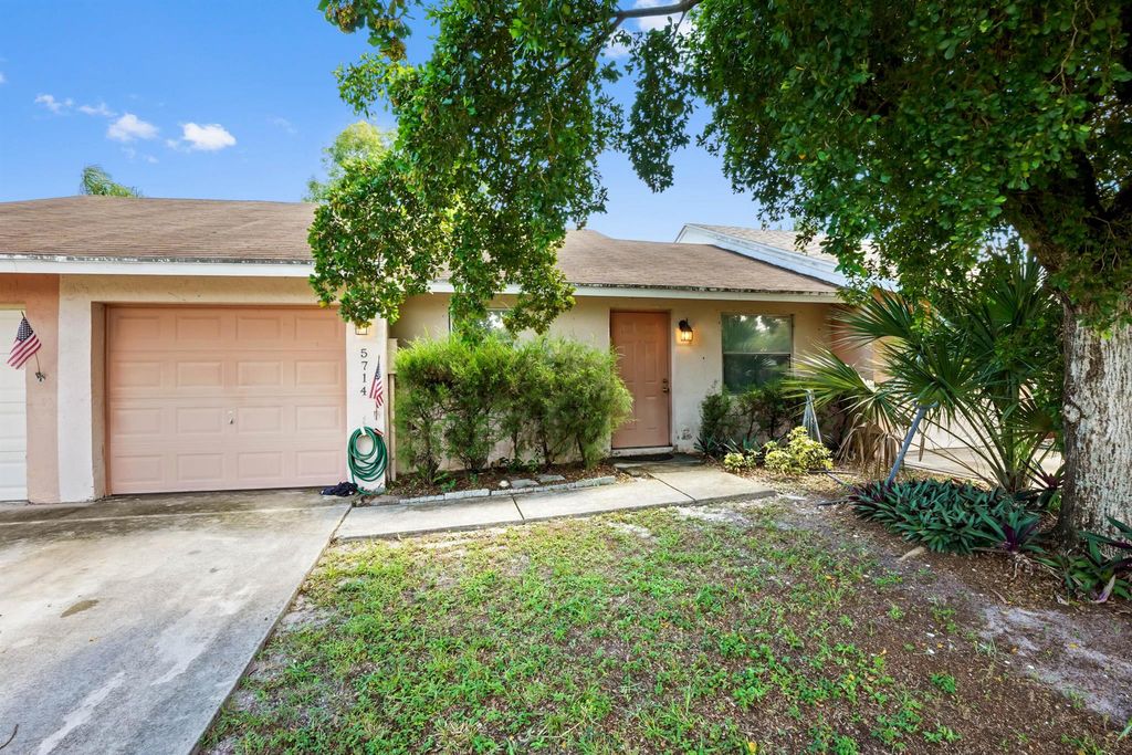 Photo of 5714 Barnstead Circle, Lake Worth, FL 33463 (MLS # R11129127)