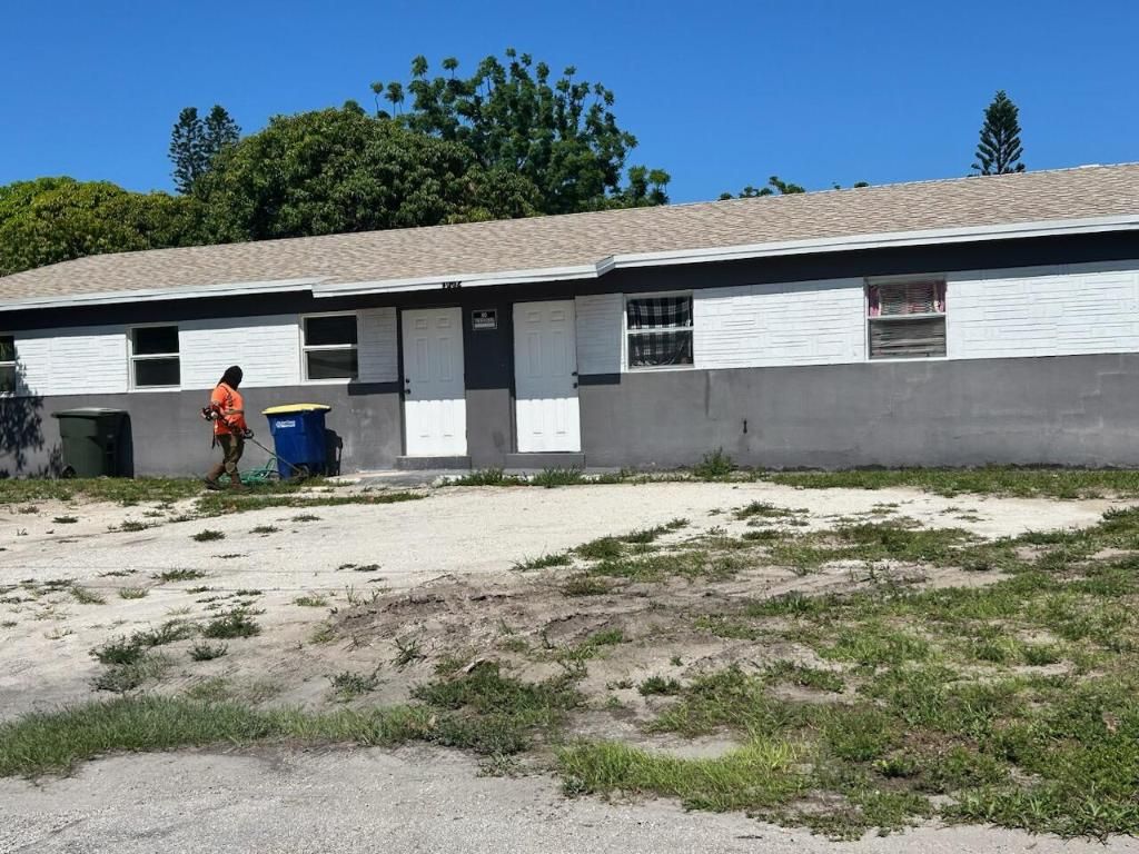 Photo of 1002 N 16th Street #A, Fort Pierce, FL 34950 (MLS # R10996890)