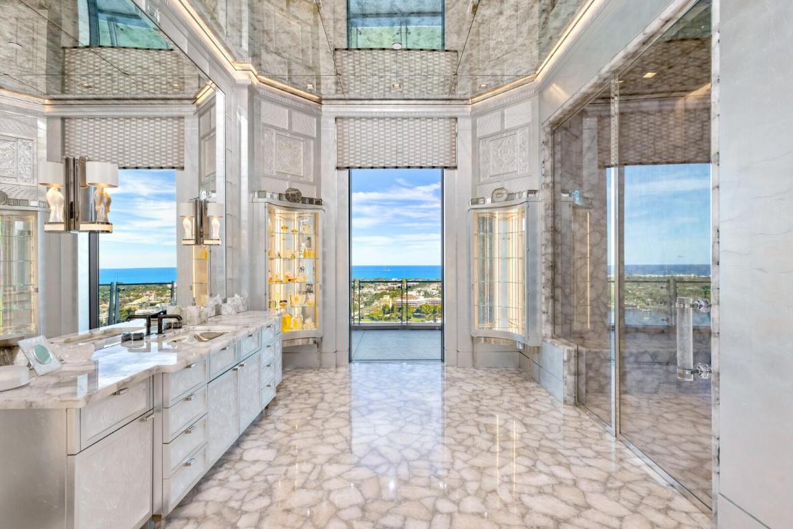 BRISTOL CONDO - Residential