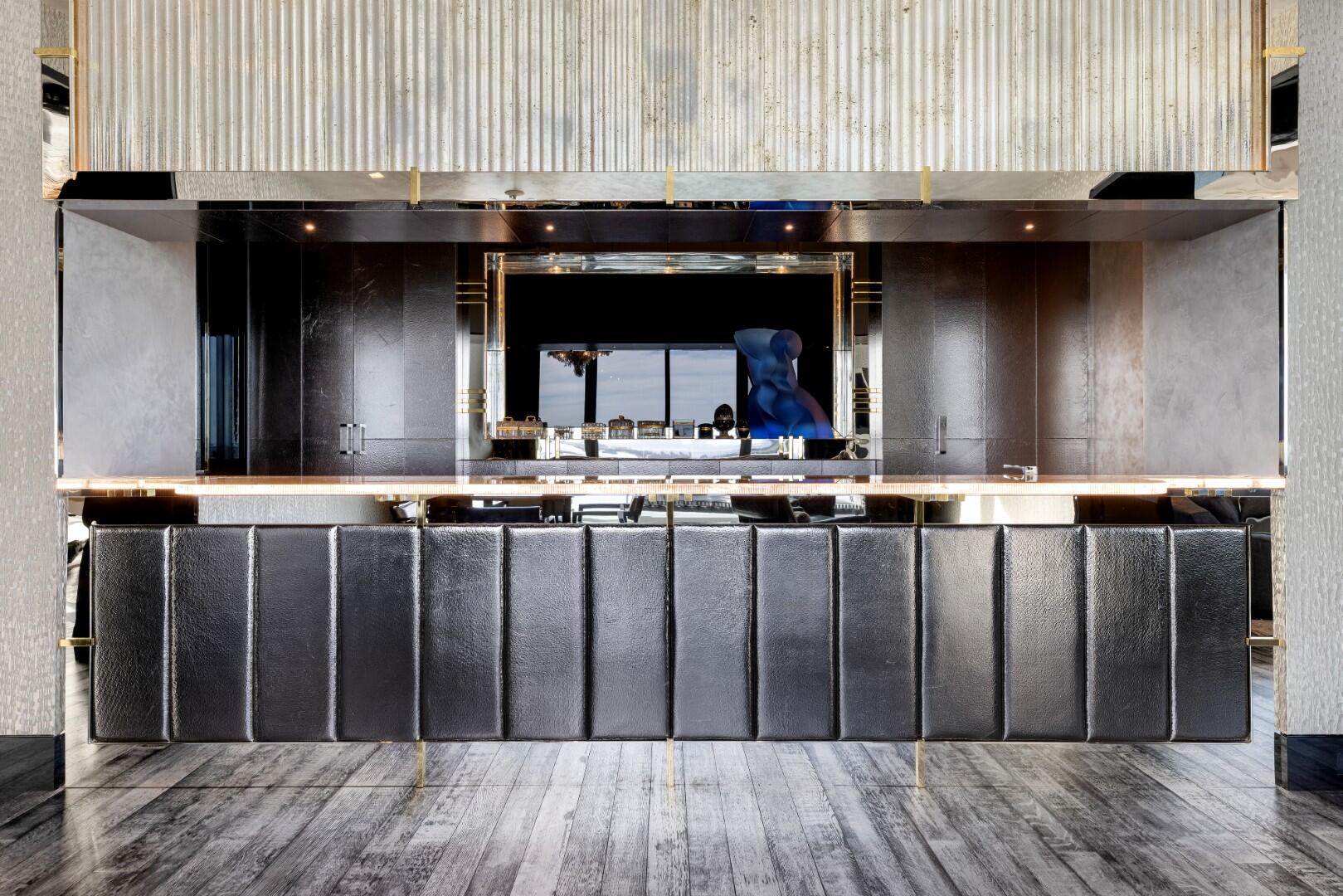 BRISTOL CONDO - Residential