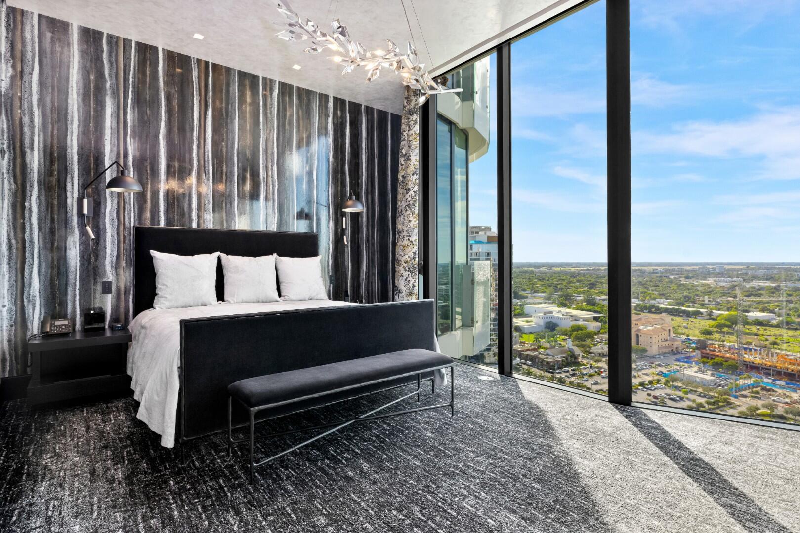 BRISTOL CONDO - Residential