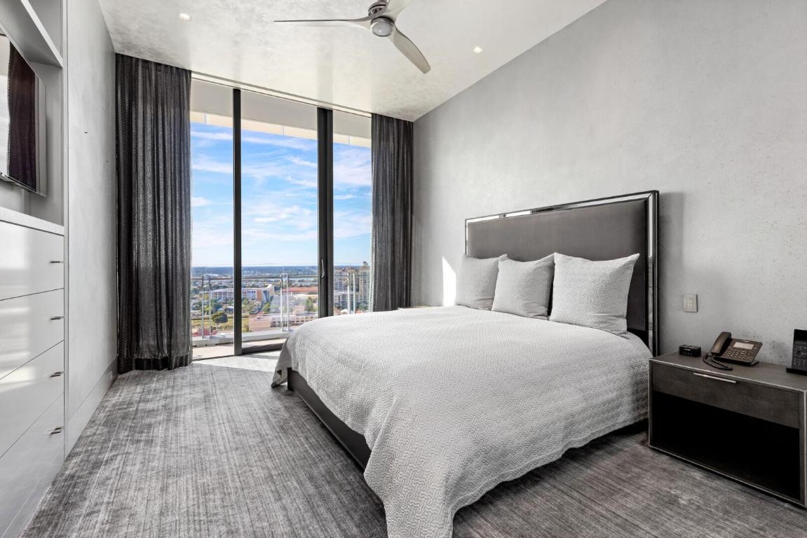 BRISTOL CONDO - Residential