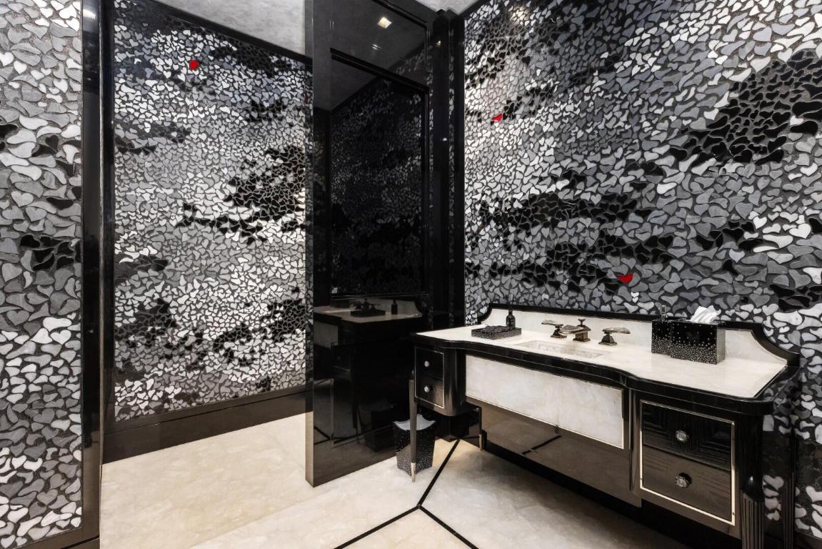 BRISTOL CONDO - Residential