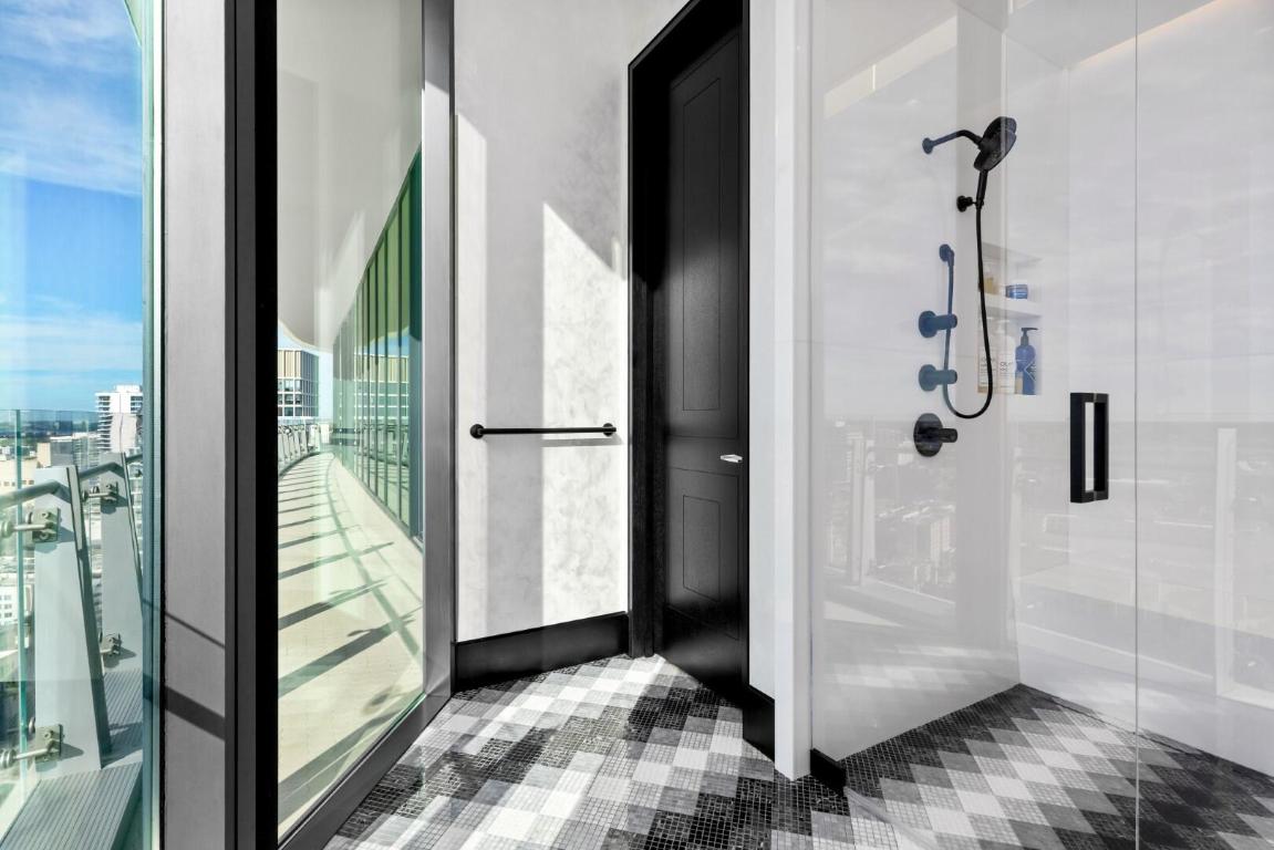 BRISTOL CONDO - Residential