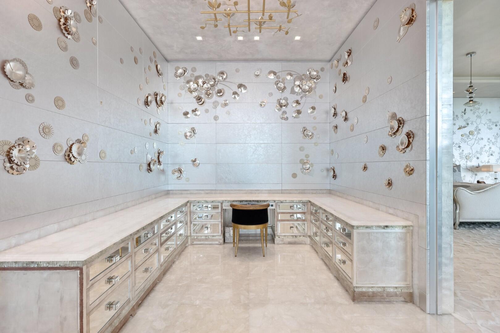 BRISTOL CONDO - Residential