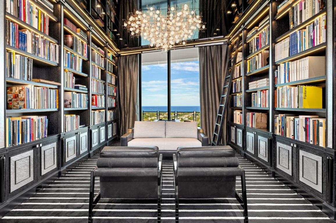 BRISTOL CONDO - Residential