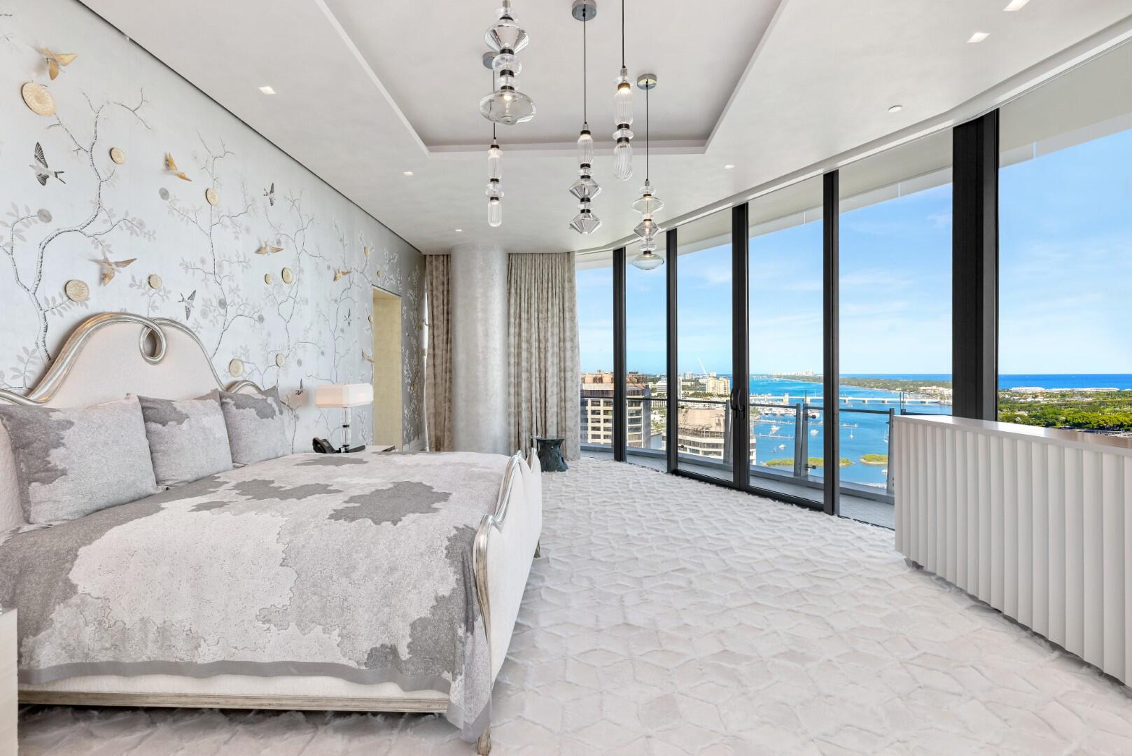 BRISTOL CONDO - Residential