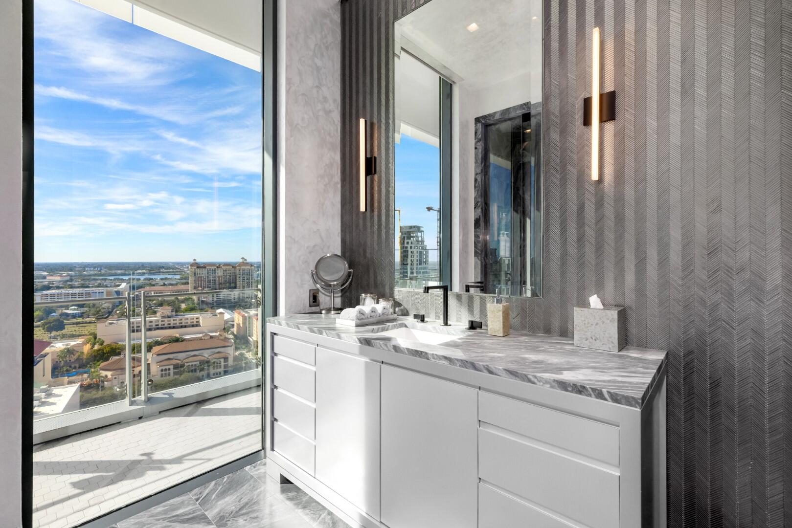 BRISTOL CONDO - Residential