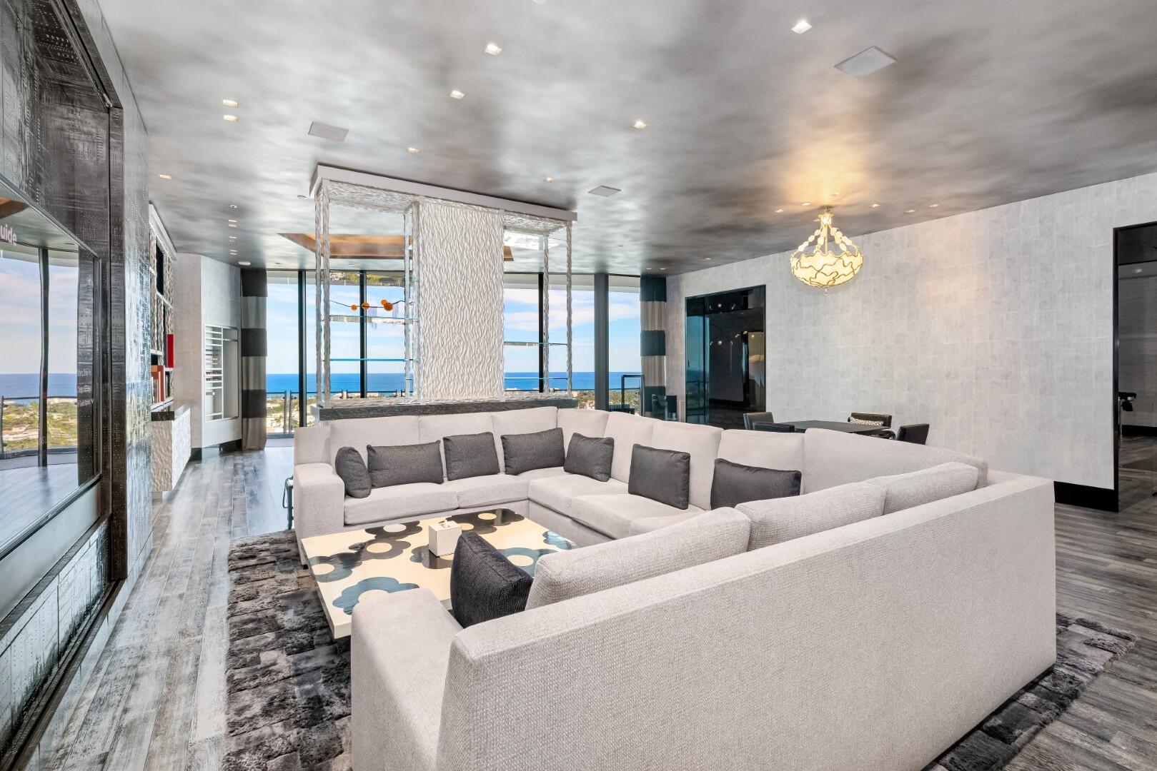 BRISTOL CONDO - Residential