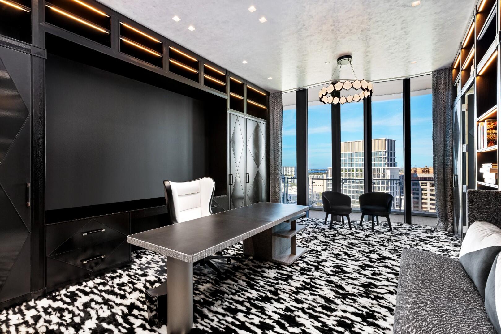 BRISTOL CONDO - Residential