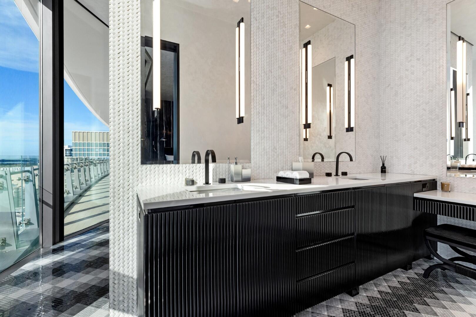 BRISTOL CONDO - Residential