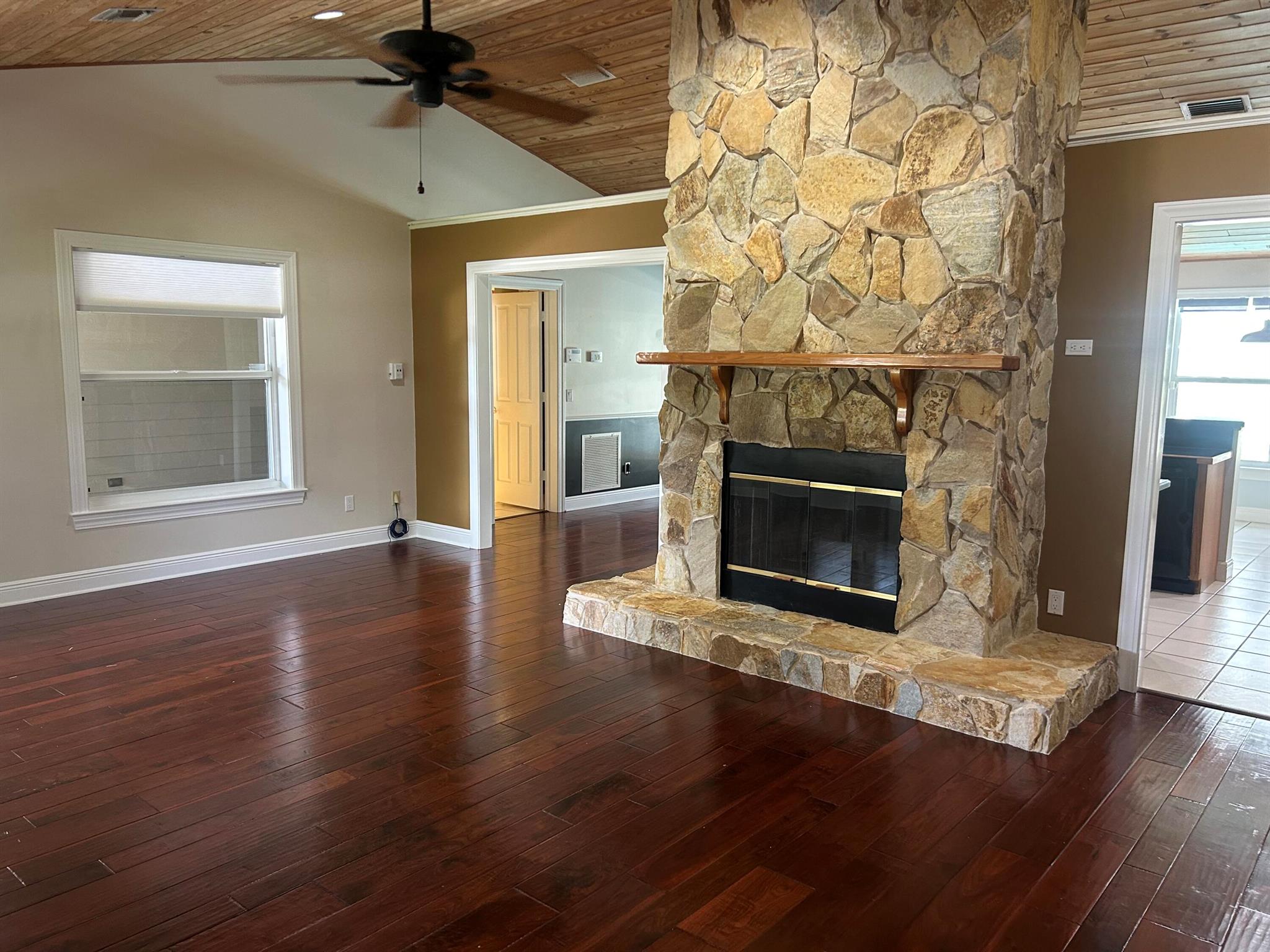 MEADOWWOOD - Residential Lease