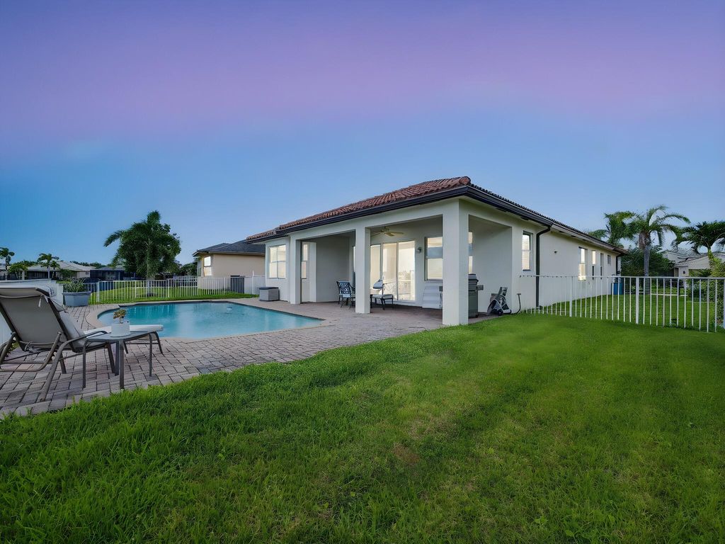 Photo of 12103 SW Bennington Circle, Port Saint Lucie, FL 34987 (MLS # R11105187)