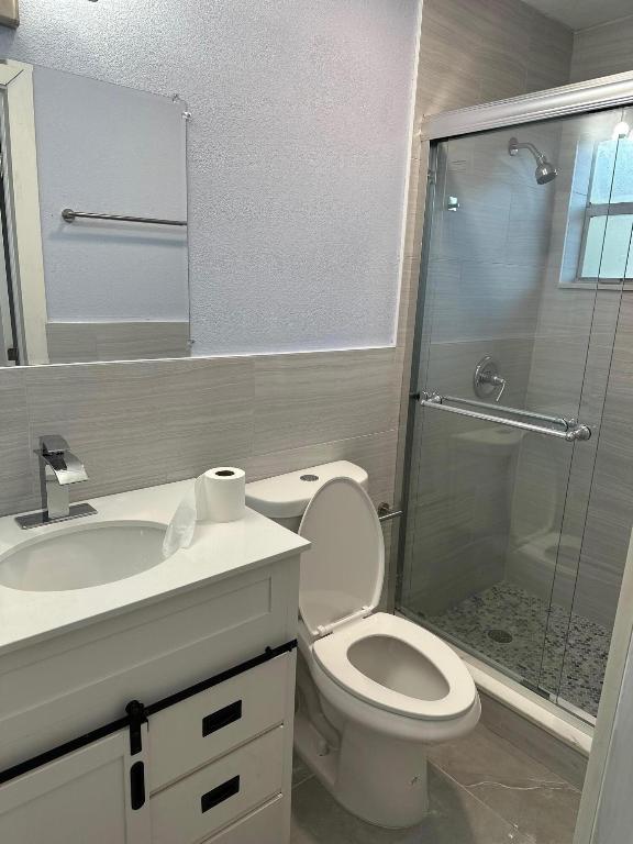 FOREST HILL VILLAGE PLAT 3 IN - Residential Lease