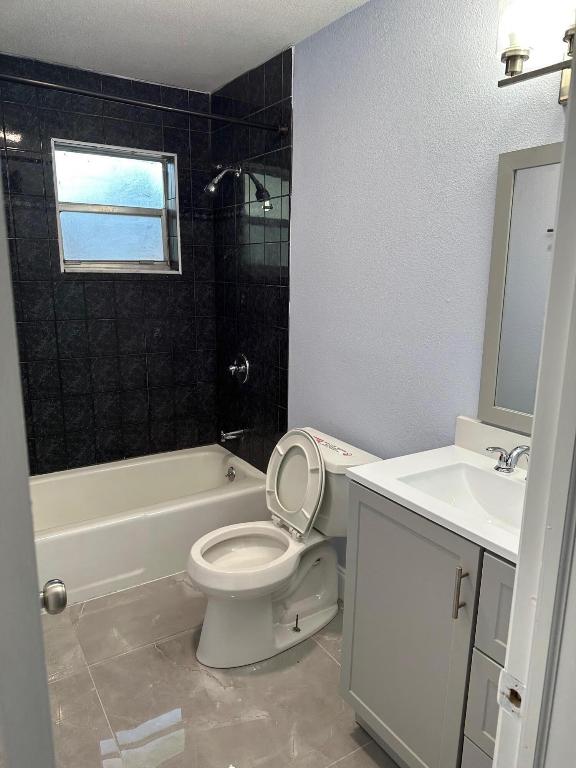 FOREST HILL VILLAGE PLAT 3 IN - Residential Lease