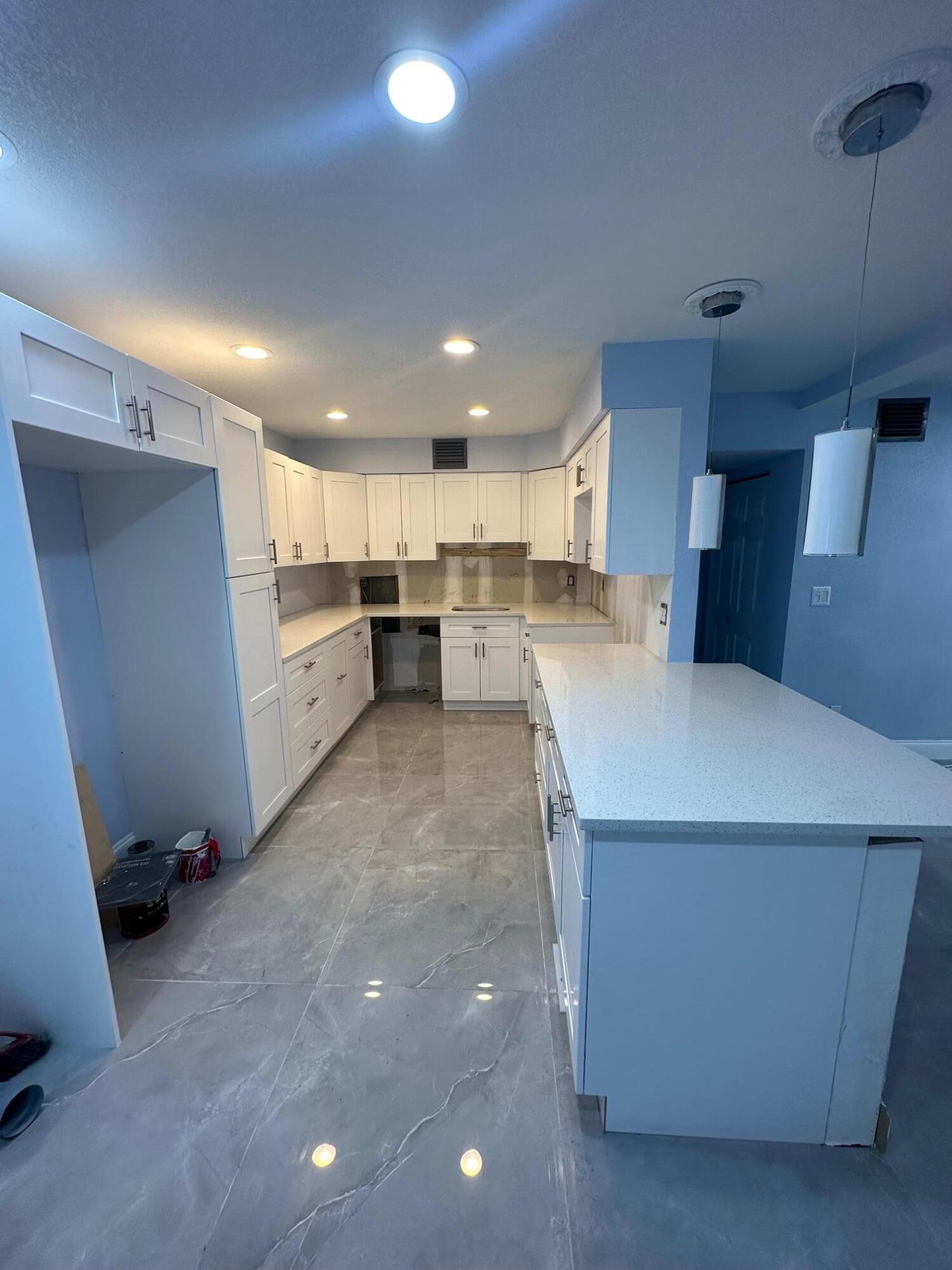 FOREST HILL VILLAGE PLAT - Residential Lease