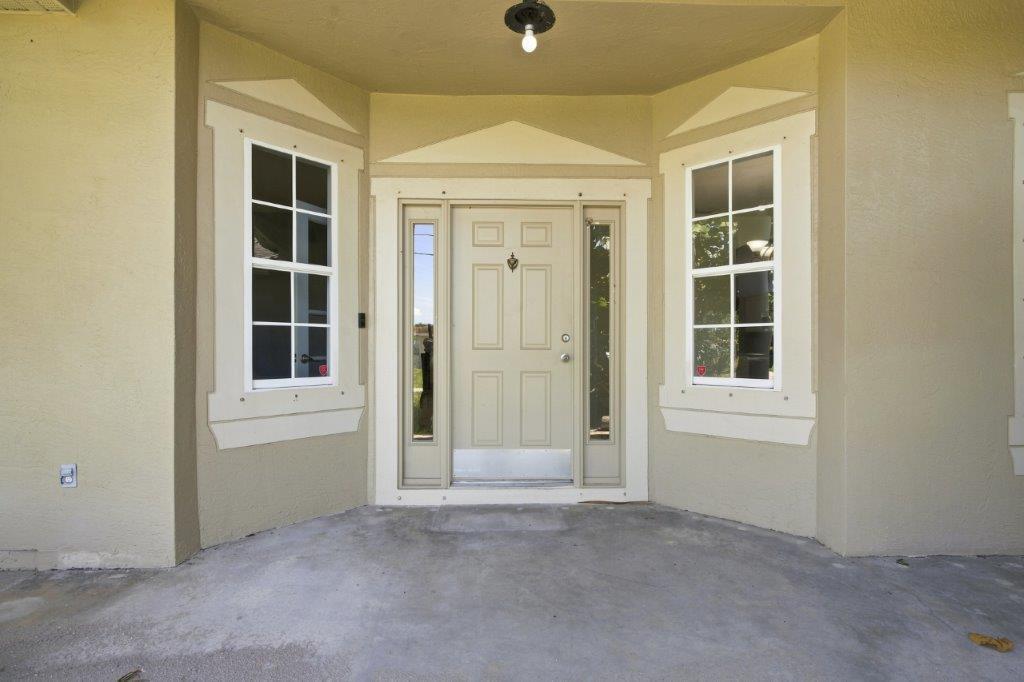 499 SW MILLARD Drive, Port St Lucie, FL, 34953/$660,000 3 499 SW MILLARD Drive