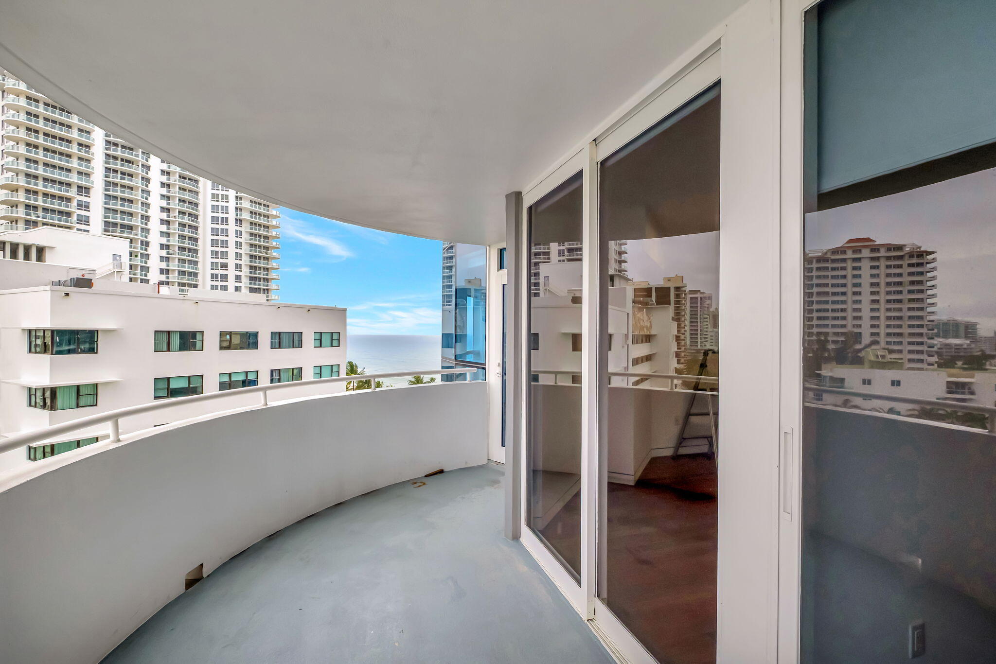 LA GORCE PALACE CONDO - Residential Lease