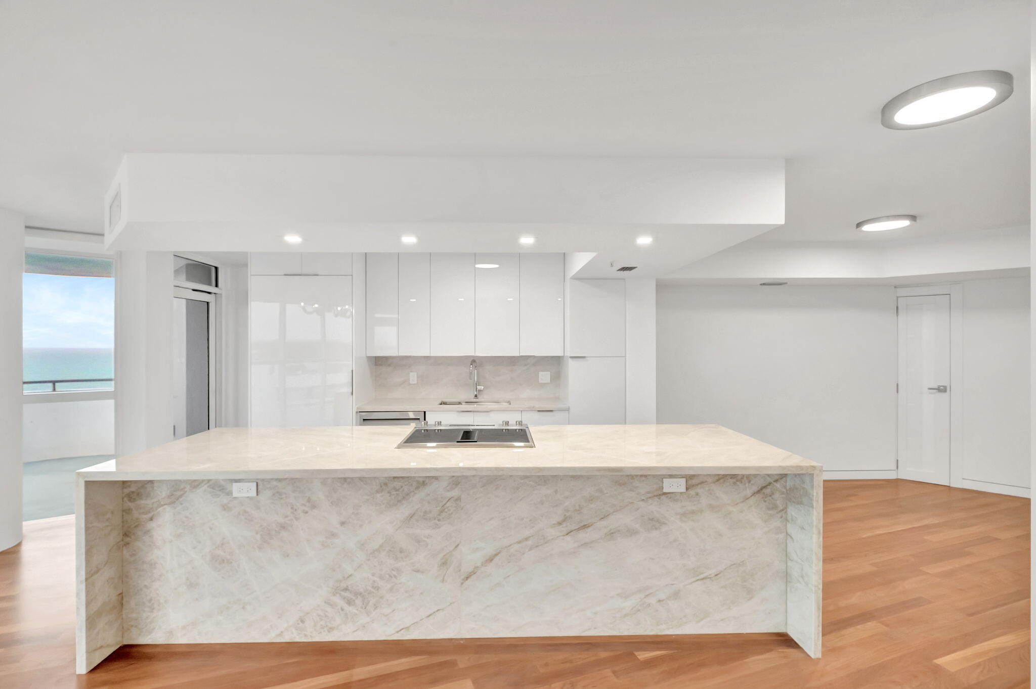 LA GORCE PALACE CONDO - Residential Lease